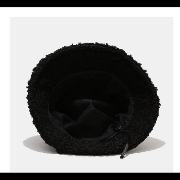 NWOT black bucket hat! SO STYLISH and comfy! 🖤By HOODIES FOR HEROS🖤 UNISEX!! - Picture 3 of 10